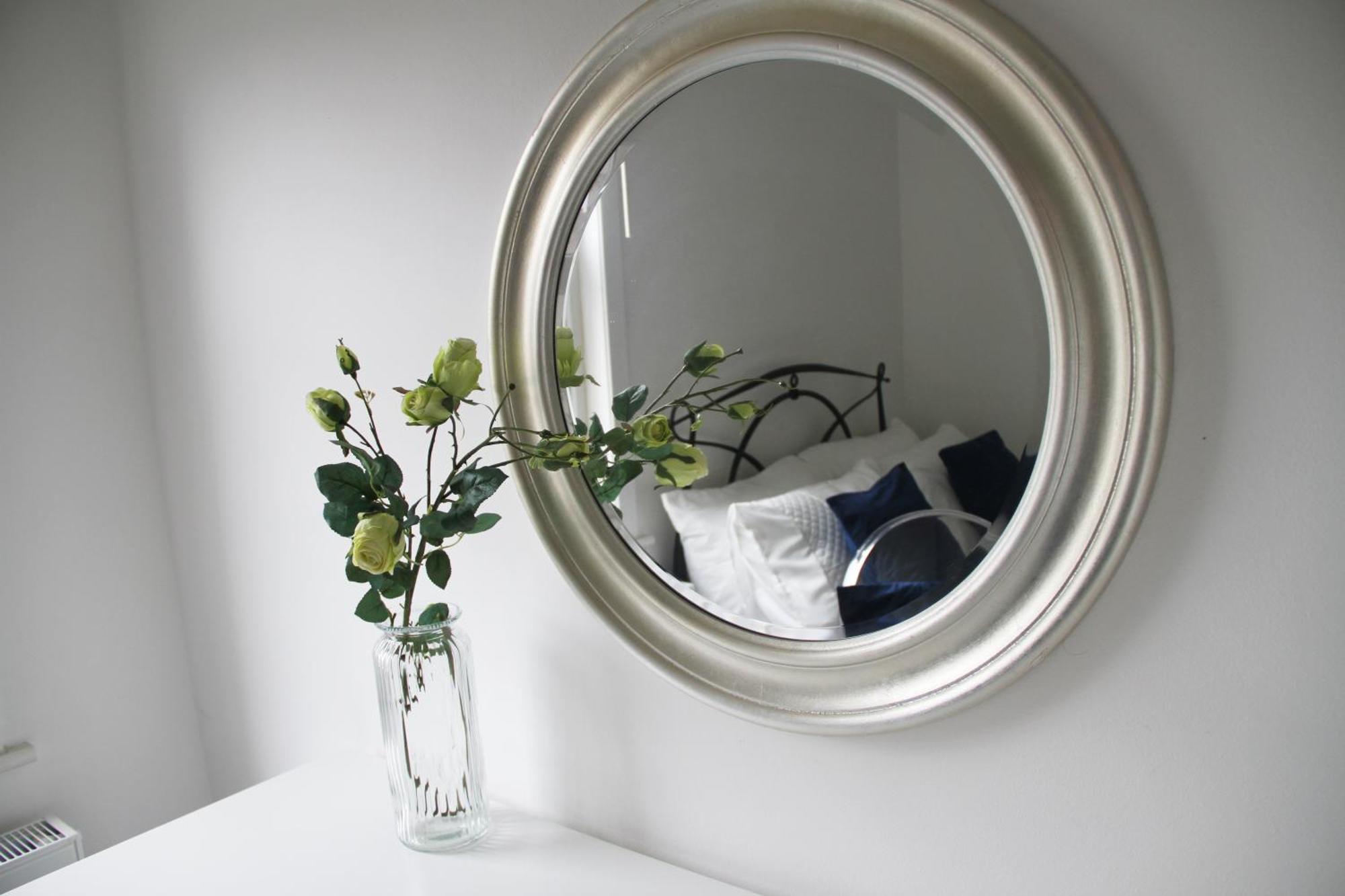 No 10 Spacious 2-bedroom House In Stratford With Parking For Up To Six Дом отдыха Лондон