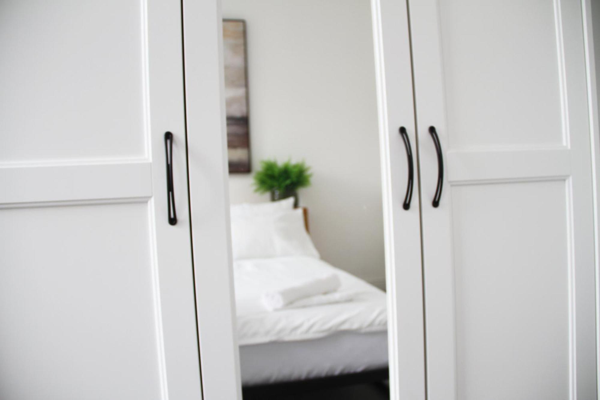 Дом отдыха No 10 Spacious 2-bedroom House In Stratford With Parking For Up To Six Лондон