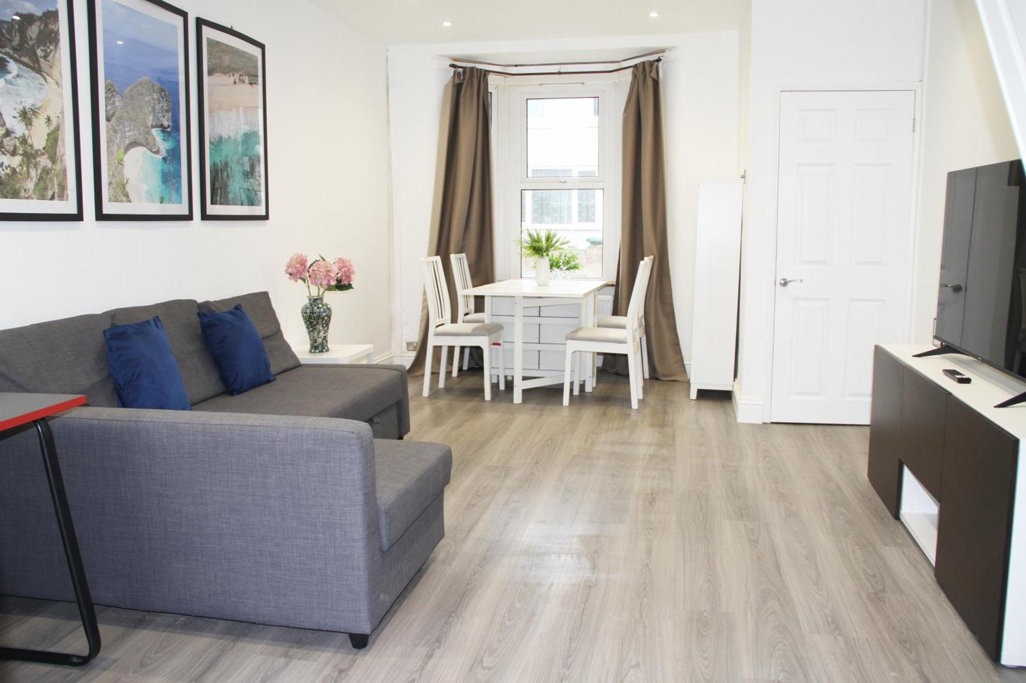 Дом отдыха No 10 Spacious 2-bedroom House In Stratford With Parking For Up To Six
