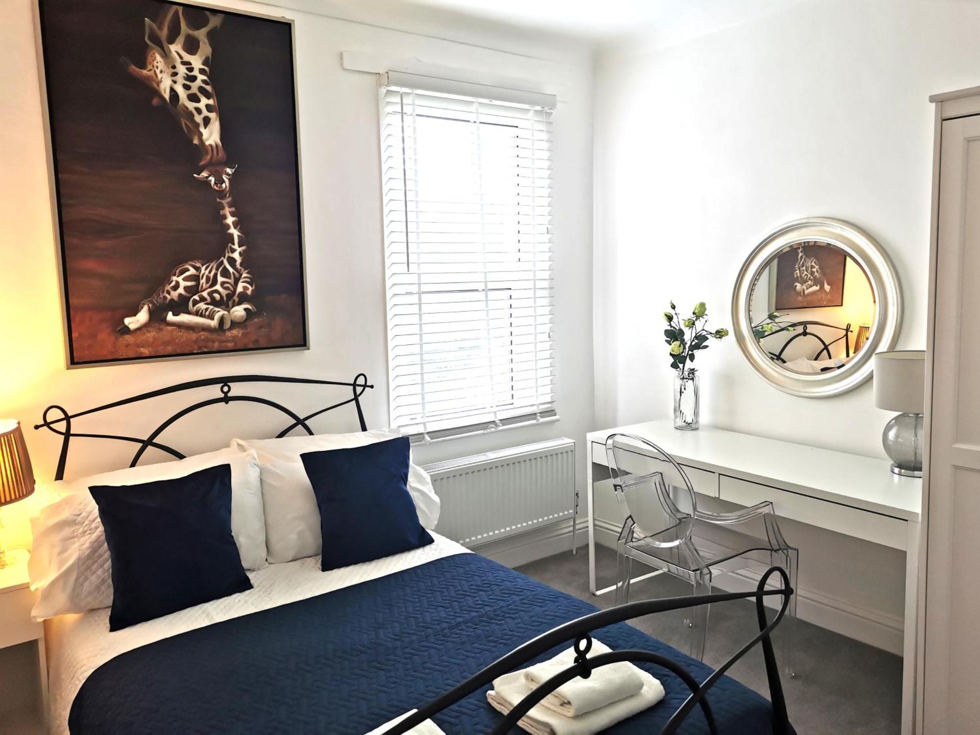Дом отдыха No 10 Spacious 2-bedroom House In Stratford With Parking For Up To Six